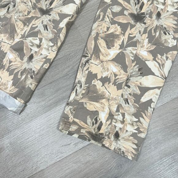 Chicos Tropical Print Crop Cargo Pants Tan Yellow XS 2 Cotton Twill Pull On - Picture 7 of 13